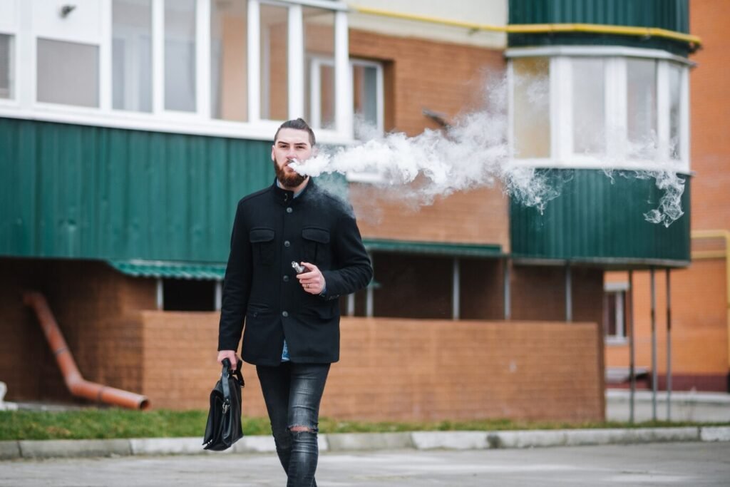 05 Symptoms of Chronic Obstructive Pulmonary Disease (COPD): You Should Know 5 Smoking & Air Pollution